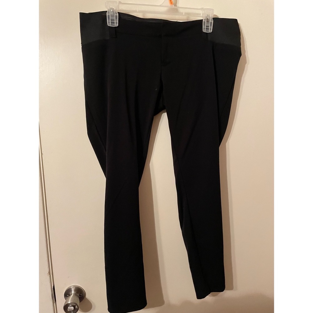 Side panel size 4 cropped slacks